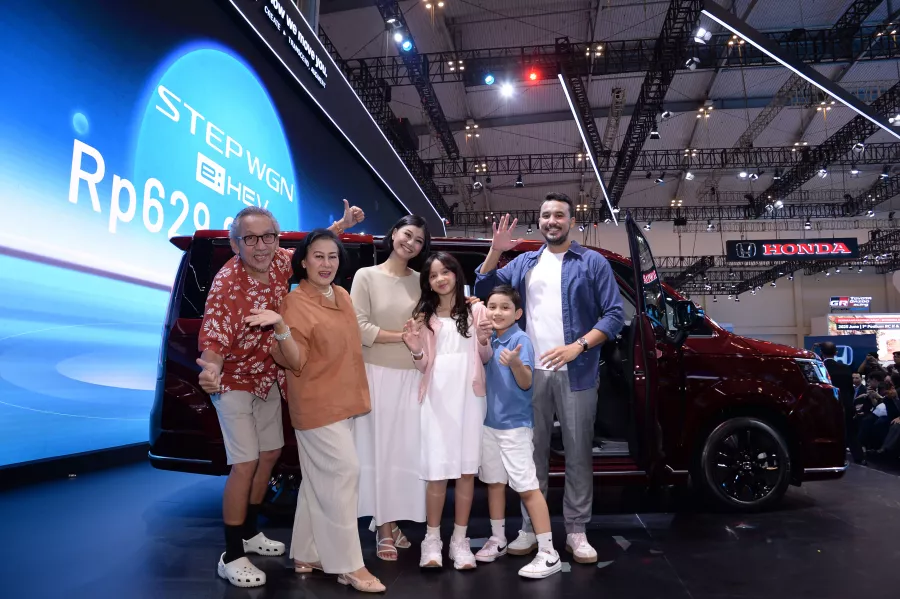 WGN rilin 02 Honda STEP WGN e:HEV Resmi Meluncur di GIIAS 2025, Honda Bintang Sragen Siap Antar MPV Hybrid Terkini untuk Keluarga Indonesia